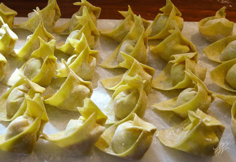 Won-ton-5473.jpg - Won tons in formation