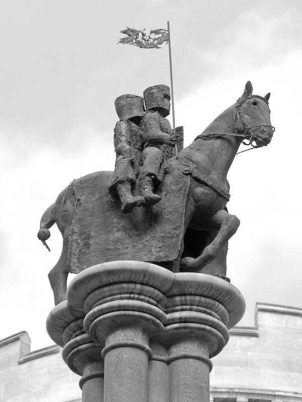 Crusaders-at-the-Temple-Church-1814.jpg - Scary crusaders at Temple Church